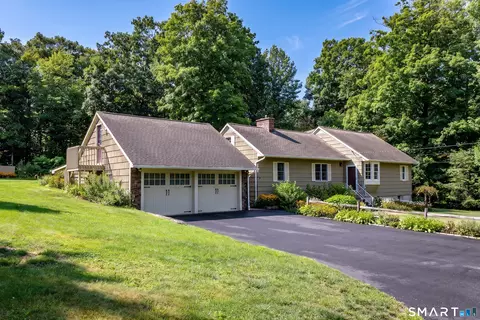 78 Candlewood Lake Rd N, New Milford, CT 06776