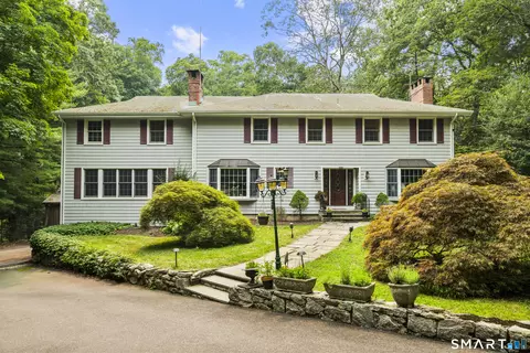 64 Round Hill Dr, Stamford, CT 06903