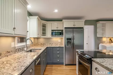 Kitchen - 44 Pent Rd, Madison, CT 06443 photo 2 of 3