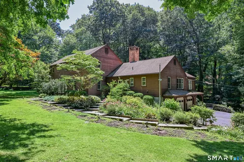 Exterior - 75 Great Ring Rd, Sandy Hook, CT 06482 photo 2 of 10