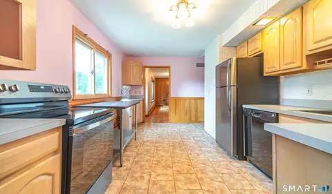 Kitchen - 25 Lynn Dr, Wallingford, CT 06492 photo 1 of 3