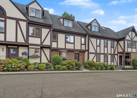 668 Glenbrook Rd #17, Stamford, CT 06906