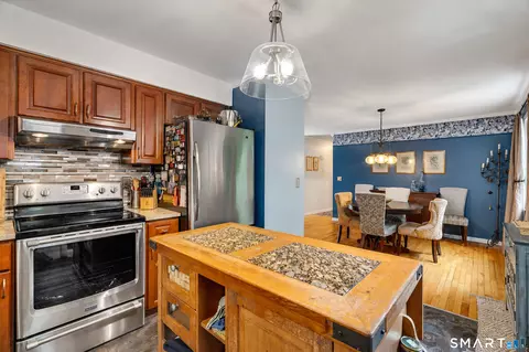 Kitchen - 25 Booth Ter, Hamden, CT 06518 photo 4 of 4