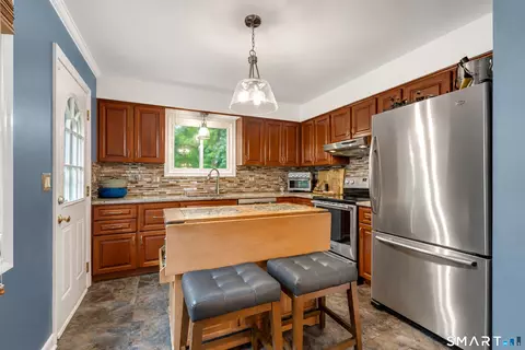 Kitchen - 25 Booth Ter, Hamden, CT 06518 photo 1 of 4