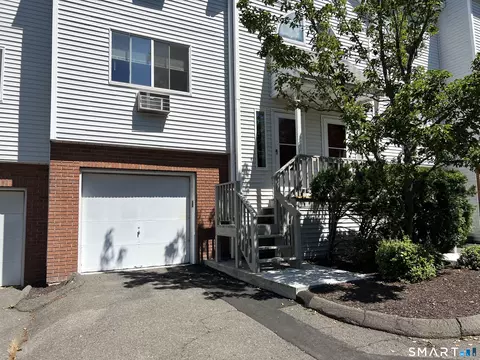 925 Oronoke Rd #11E, Waterbury, CT 06708