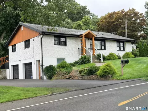 88 Yale Ave, Milford, CT 06460