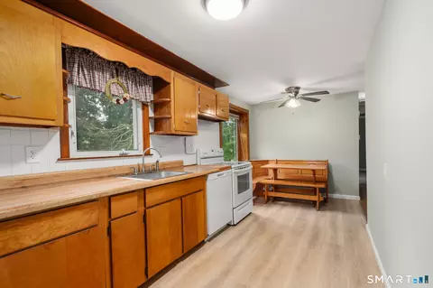 53 Jan Dr, Hebron, CT 06248 photo 5