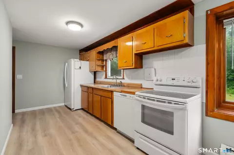 53 Jan Dr, Hebron, CT 06248 photo 4