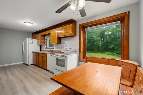 53 Jan Dr, Hebron, CT 06248 photo 3