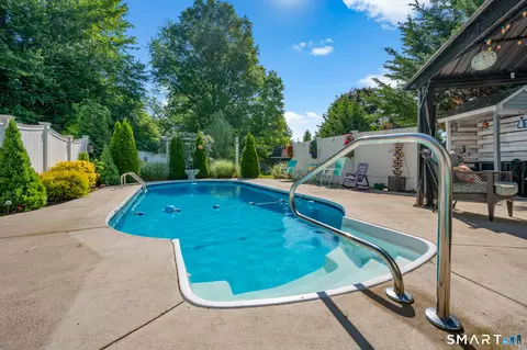 Exterior - 278 Thompsonville Rd, Suffield, CT 06078 photo 5 of 7