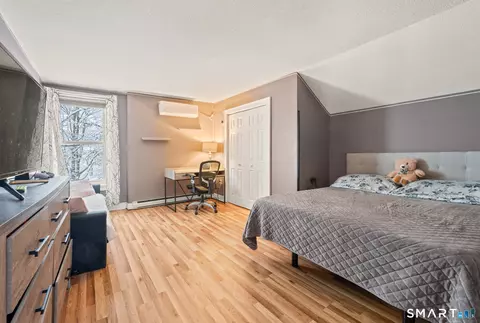 Bedroom - 278 Thompsonville Rd, Suffield, CT 06078 photo 3 of 5