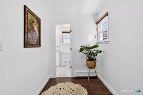 Entry Way - 114 Daniel Rd, Hamden, CT 06517 photo 3 of 3