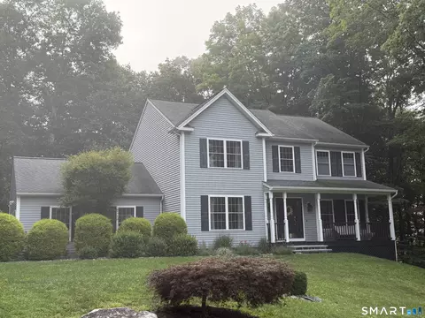 8 Deer Woods Dr, New Milford, CT 06776