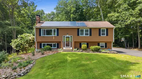 105 Dean Rd, East Lyme, CT 06333