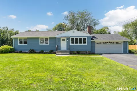22 Victoria Dr, Branford, CT 06405