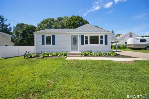 8 Cedar Dr, North Stonington, CT 06359
