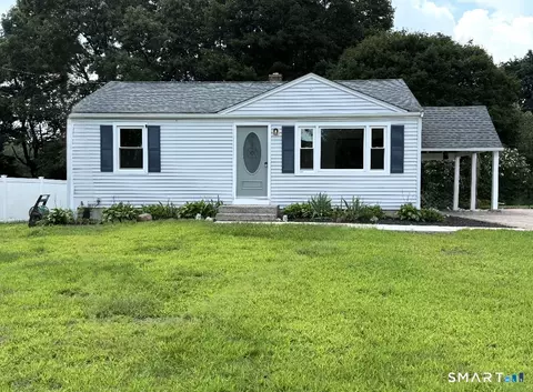 8 Cedar Dr, North Stonington, CT 06359