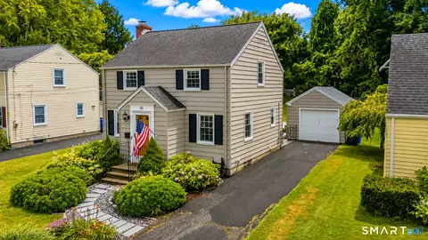 33 Edgemere Ave, West Hartford, CT 06110