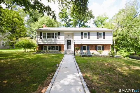 5 Nyselius Pl, Stamford, CT 06905