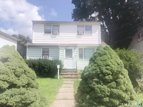 98 Holcomb Ave, Stamford, CT 06906