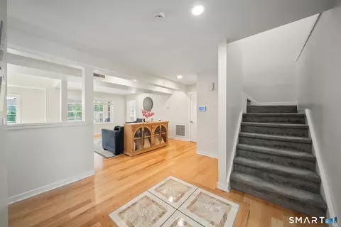 Entry Way - 16 Juggernaut Rd, Prospect, CT 06712 photo 2 of 3