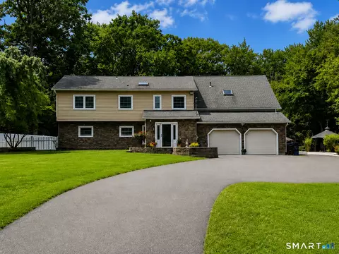 16 Juggernaut Rd, Prospect, CT 06712 photo 2
