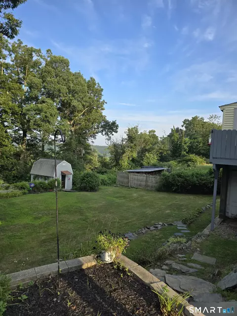 68 Oronoque Trl, Shelton, CT 06484