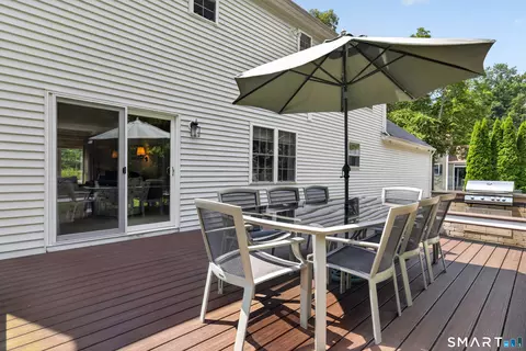 Exterior - 2 Oleander Dr, Clinton, CT 06413 photo 6 of 8