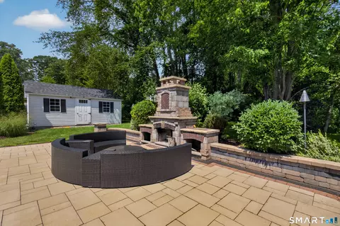 Exterior - 2 Oleander Dr, Clinton, CT 06413 photo 2 of 8
