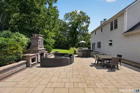 Exterior - 2 Oleander Dr, Clinton, CT 06413 photo 5 of 8