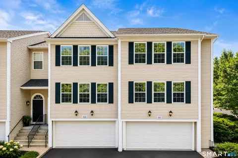 1001 Lexington Blvd #1001, Bethel, CT 06801