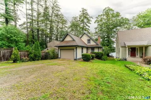 Exterior - 188 Laurel Point Rd, Killingly, CT 06241 photo 2 of 5