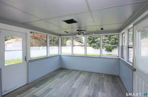 Exterior - 28 E Clover Cir, Hamden, CT 06514 photo 3 of 5