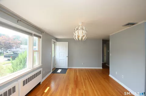 Living - 28 E Clover Cir, Hamden, CT 06514 photo 3 of 4
