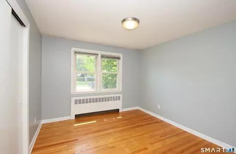 Bedroom - 28 E Clover Cir, Hamden, CT 06514 photo 6 of 7