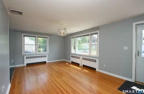 Living - 28 E Clover Cir, Hamden, CT 06514 photo 4 of 4