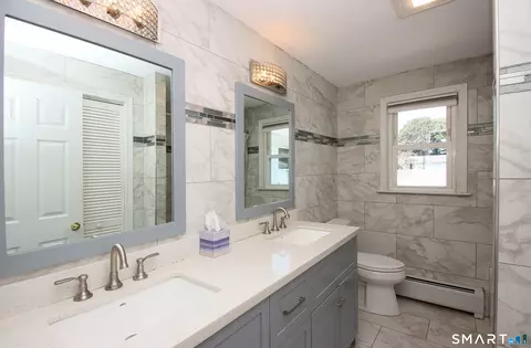 Bath - 28 E Clover Cir, Hamden, CT 06514 photo 1 of 2
