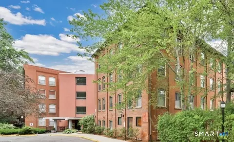 222 Williams St E #214, Glastonbury, CT 06033