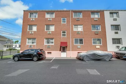 4 Van Zant St #B5, Norwalk, CT 06855