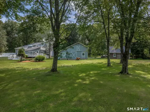 Exterior - 940 Durham Rd, Wallingford, CT 06492 photo 4 of 12