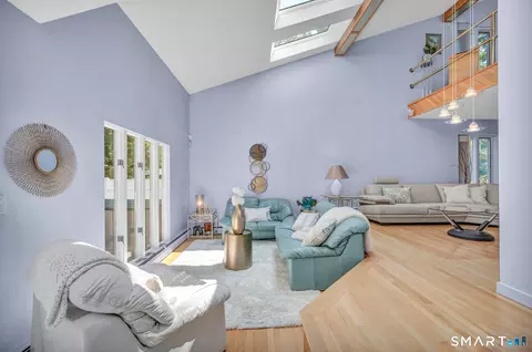 Living - 940 Durham Rd, Wallingford, CT 06492 photo 2 of 5