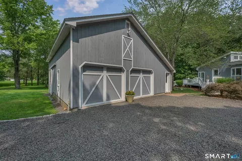 Exterior - 940 Durham Rd, Wallingford, CT 06492 photo 9 of 12