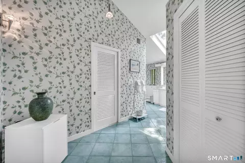 Entry Way - 940 Durham Rd, Wallingford, CT 06492 photo 2 of 2