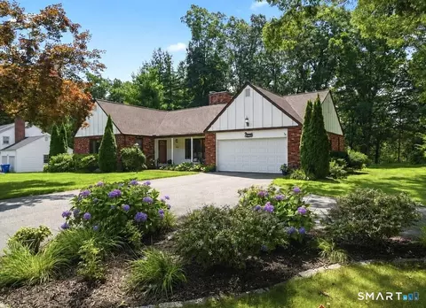 322 Carriage Dr, Glastonbury, CT 06033