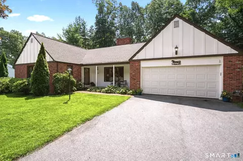322 Carriage Dr, Glastonbury, CT 06033