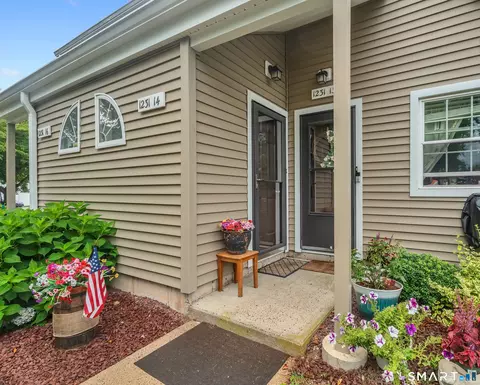 1231 Washington St #14, Middletown, CT 06457