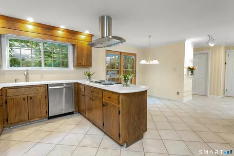 Kitchen - 45 E Common Rd, Easton, CT 06612 photo 1 of 4