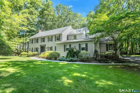 Exterior - 45 E Common Rd, Easton, CT 06612 photo 2 of 7