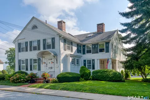 27 N Main St #8, Essex, CT 06426