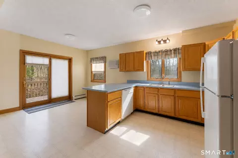 Kitchen - 41 Margaret Henry Rd, Killingly, CT 06239 photo 5 of 5
